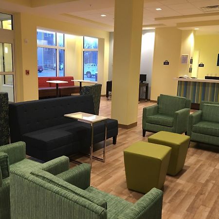 Days Inn & Suites By Wyndham Kearney Ne Exteriör bild