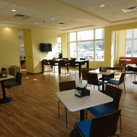 Days Inn & Suites By Wyndham Kearney Ne Exteriör bild
