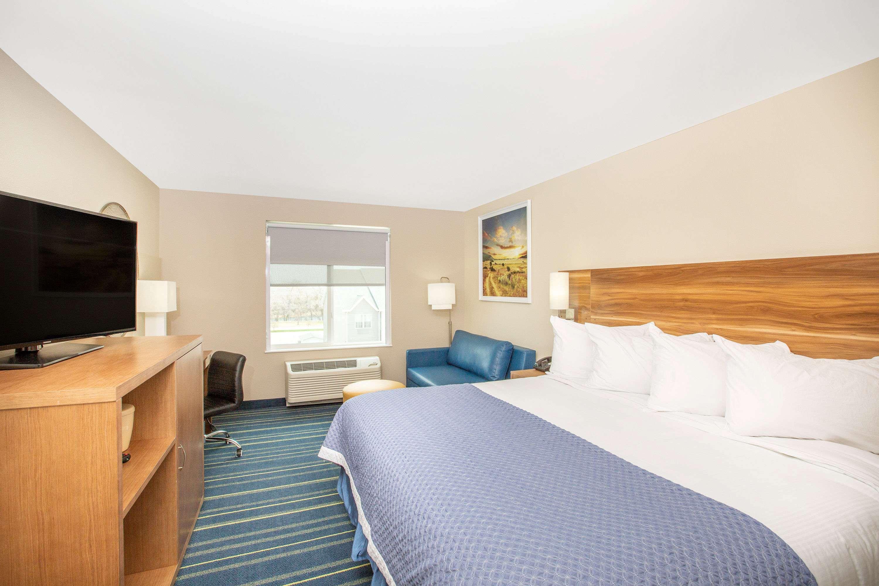 Days Inn & Suites By Wyndham Kearney Ne Exteriör bild