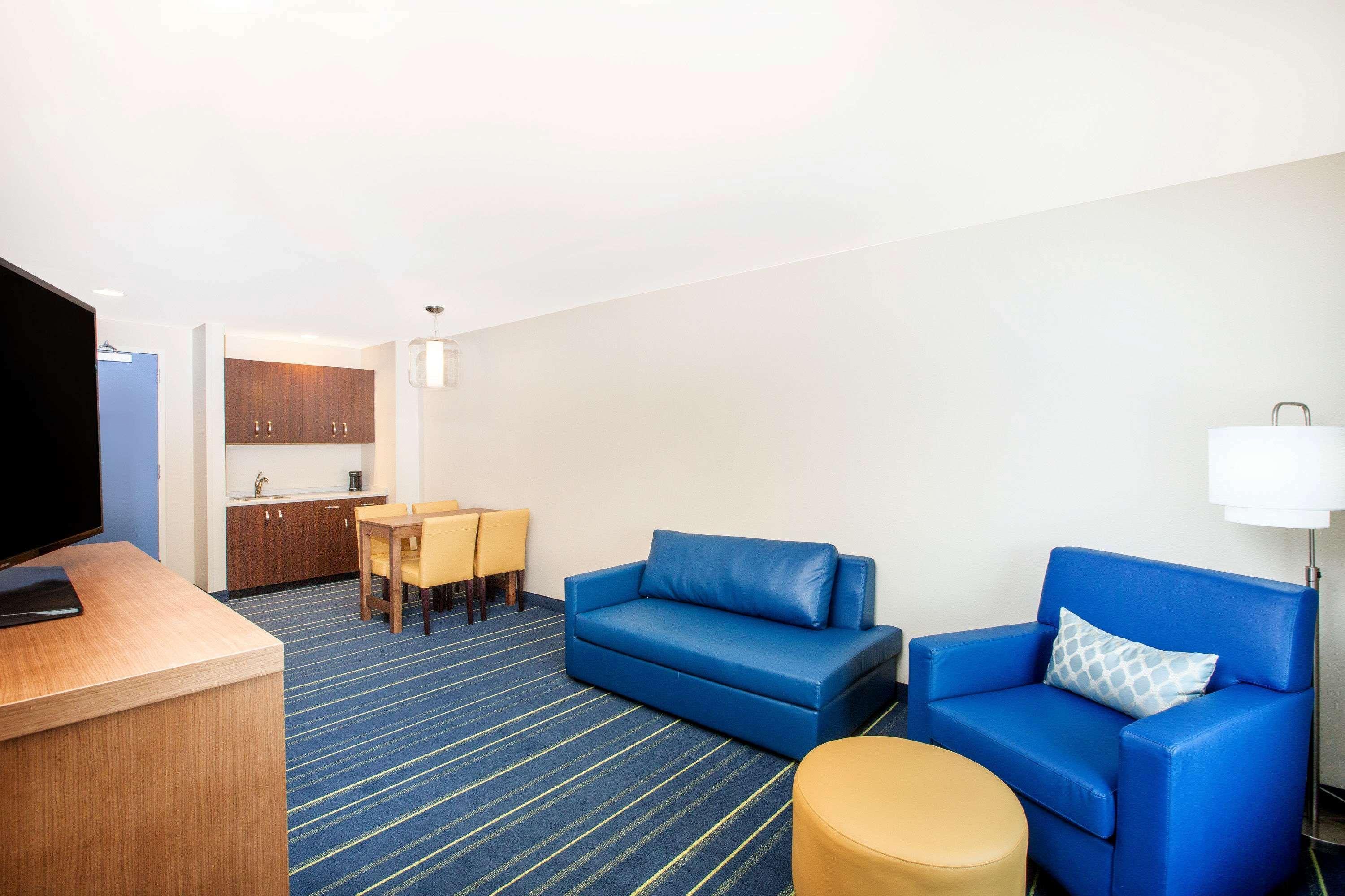 Days Inn & Suites By Wyndham Kearney Ne Exteriör bild