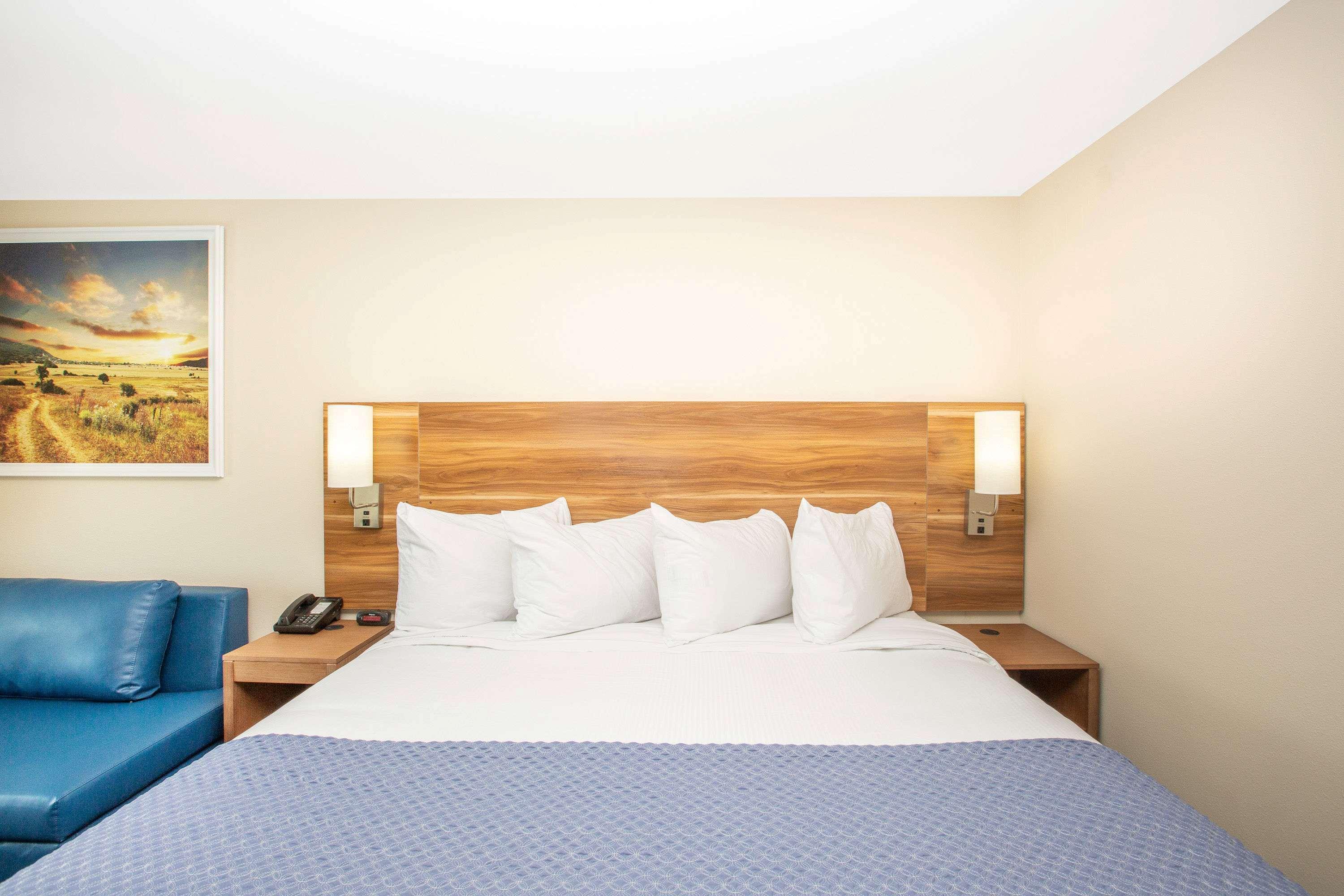 Days Inn & Suites By Wyndham Kearney Ne Exteriör bild