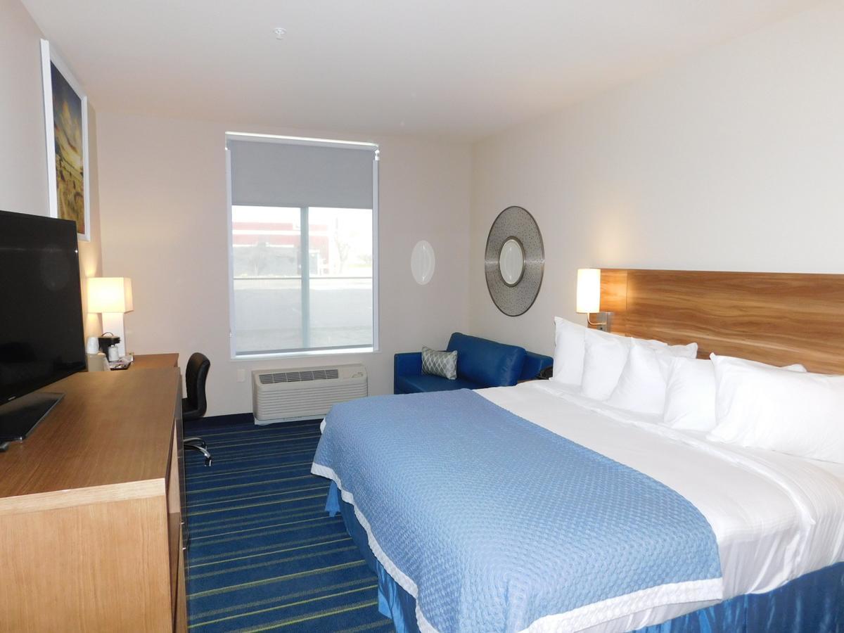 Days Inn & Suites By Wyndham Kearney Ne Exteriör bild
