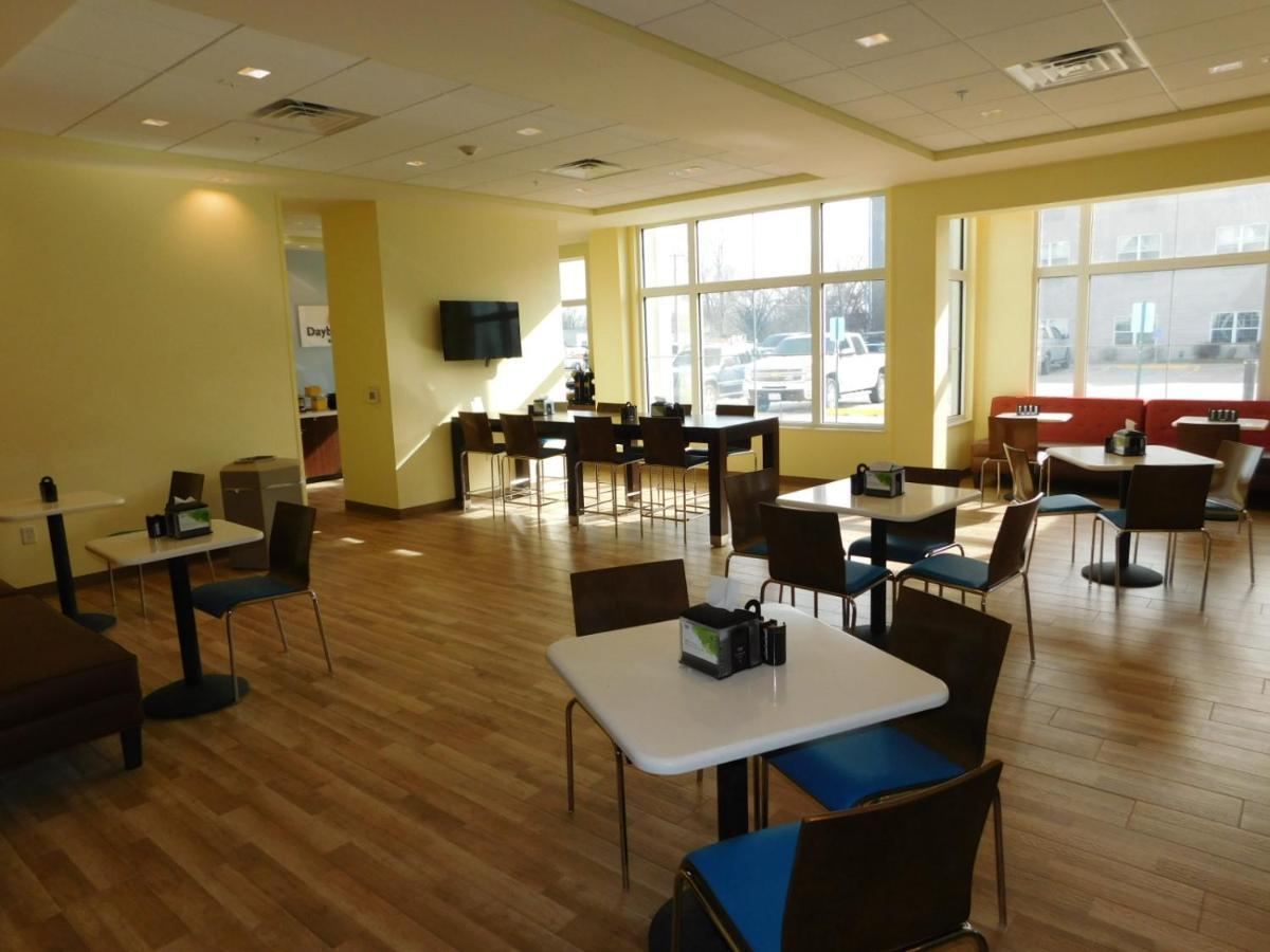 Days Inn & Suites By Wyndham Kearney Ne Exteriör bild