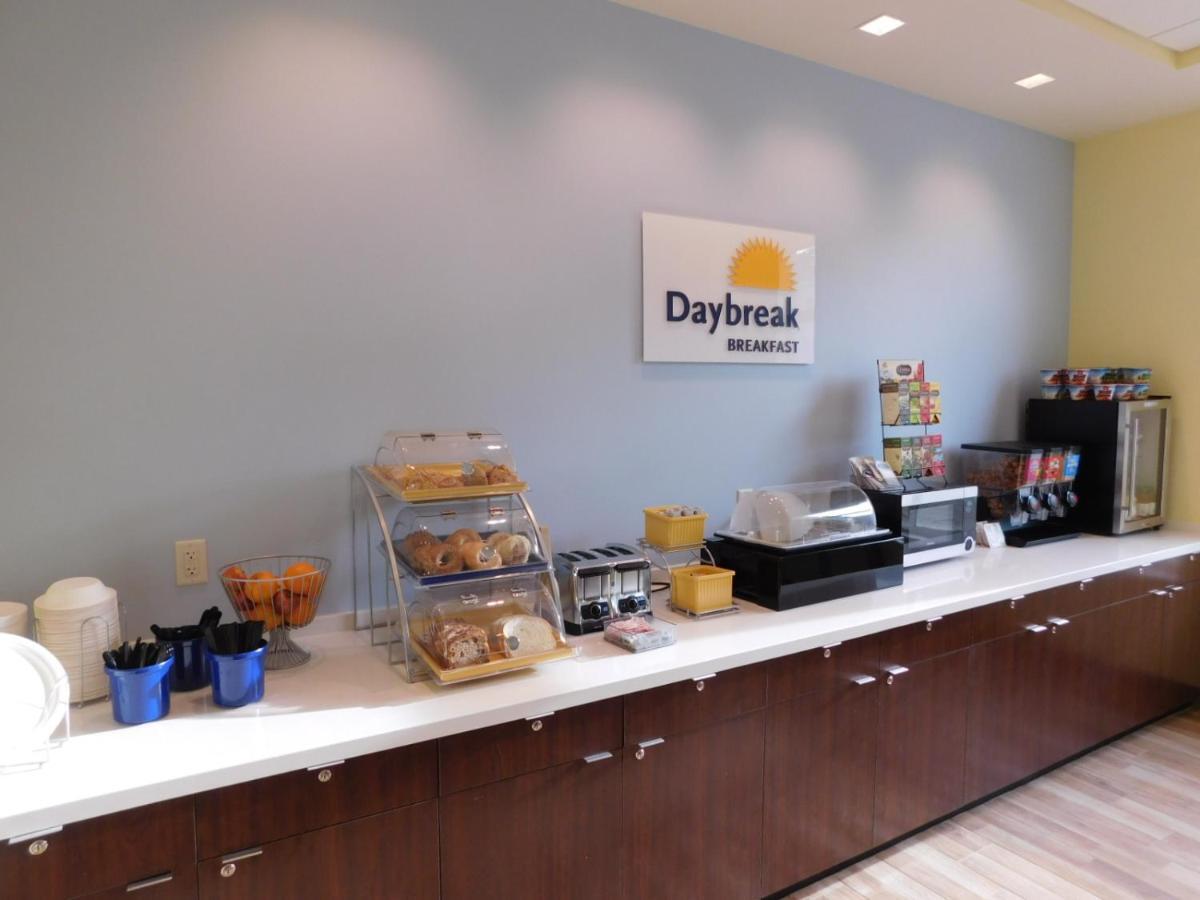 Days Inn & Suites By Wyndham Kearney Ne Exteriör bild